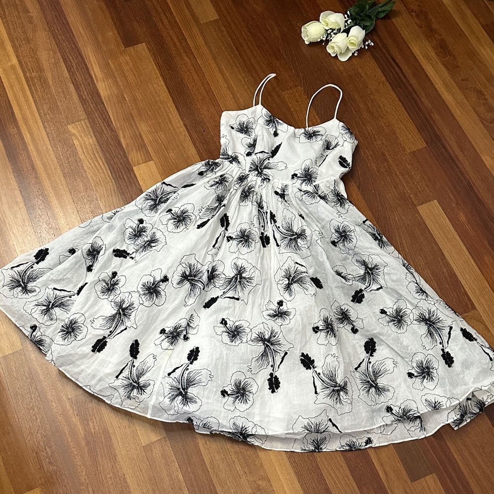 New with tags Tracy Reese Ballerina Floral Spaghetti Strap Dress